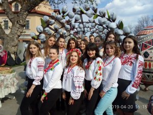 Найбільша кількість жінок та дівчат в українському намисті