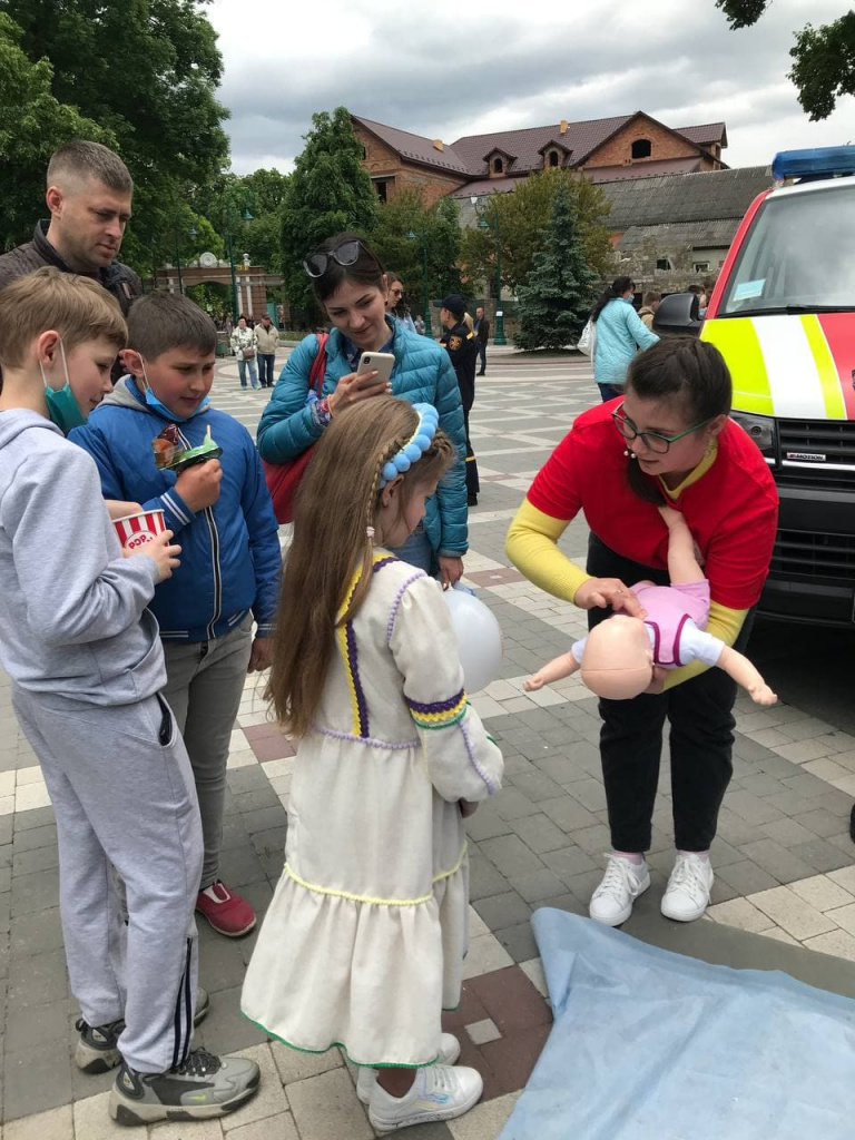 З Міжнародним днем захисту дітей
