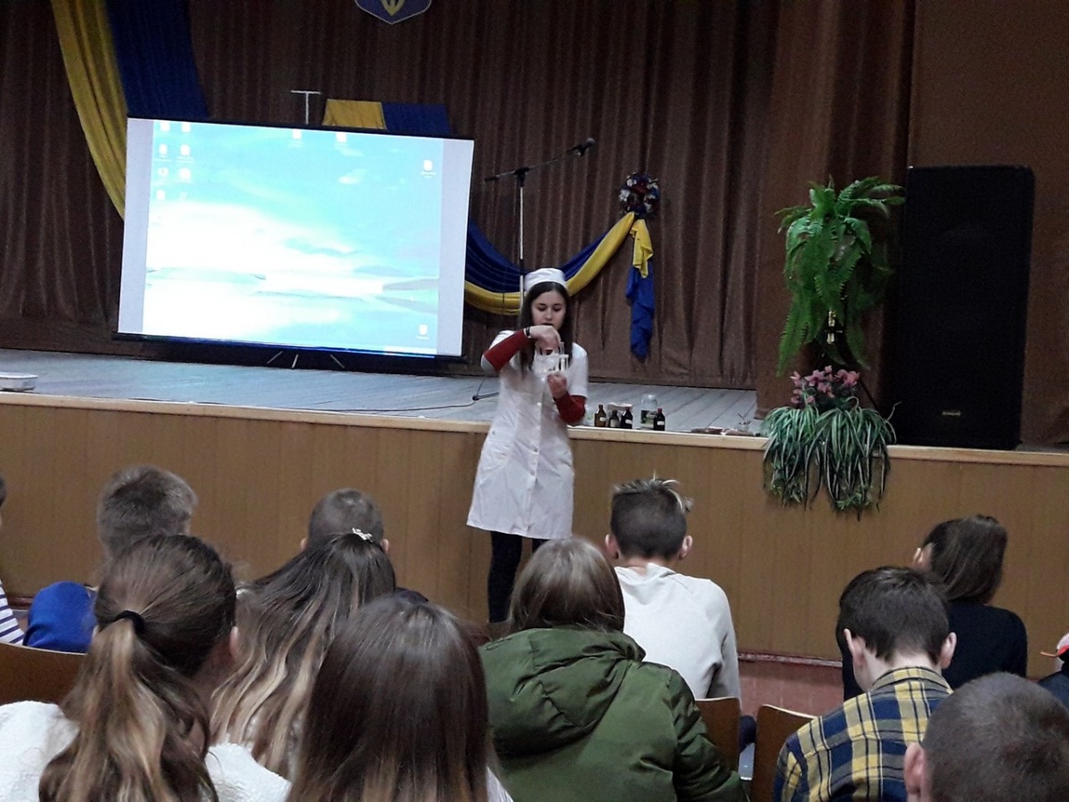поїздки в школи Новоушицького та Хотинського р-ну з профорієнтаційною метою