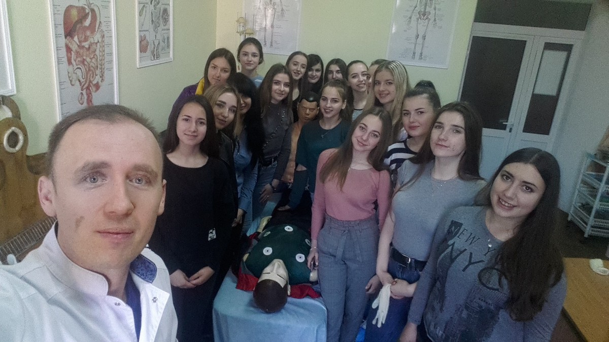 Майстер-класи з домедичної допомоги для учнів