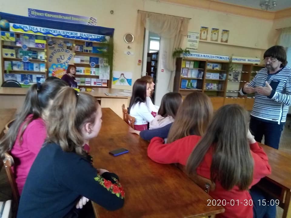 Понад Крутами вічність у сурми сурмить