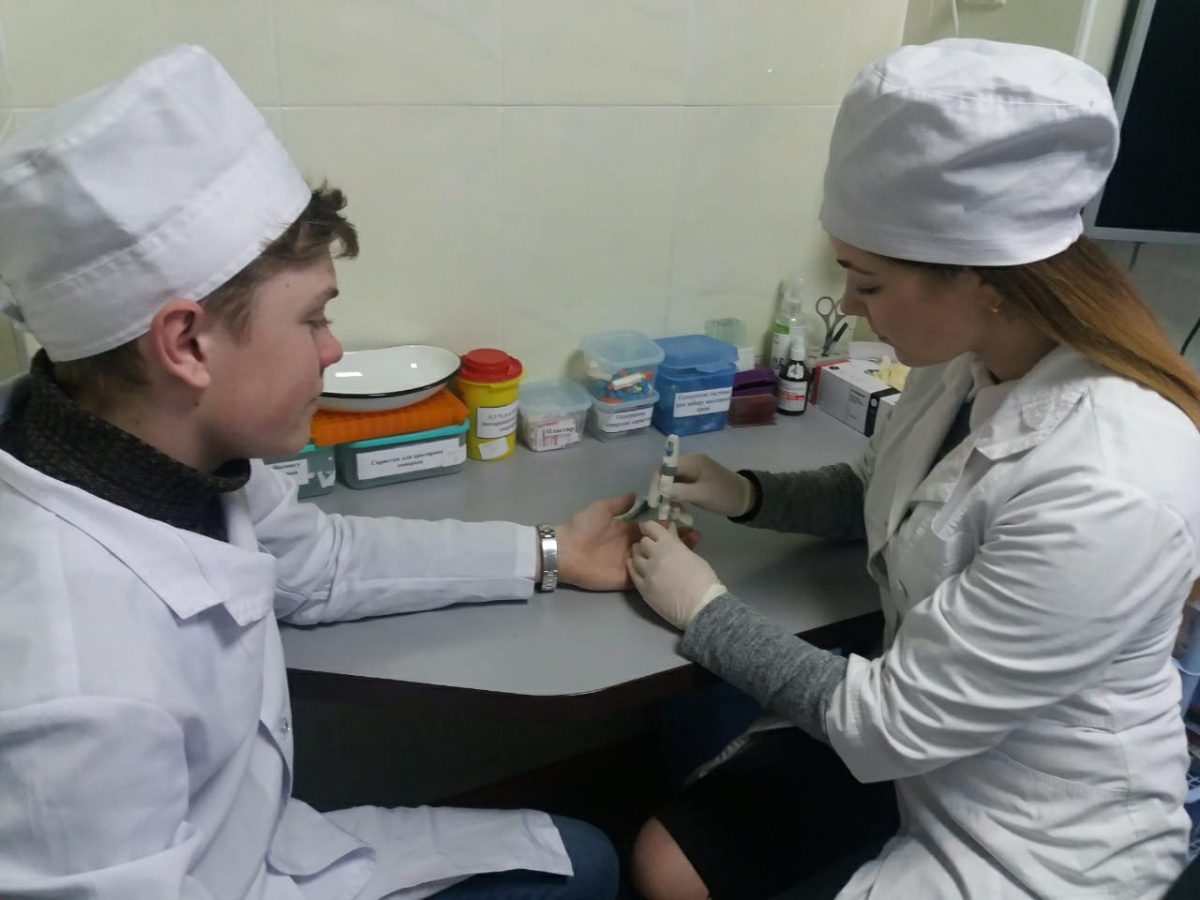 Екскурсія студентів ll лаб.та lll лаб. до лабораторії центру сімейної медицини