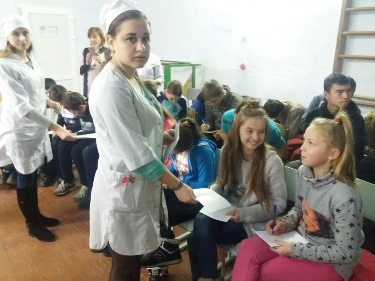 поїздки в школи Новоушицького та Хотинського р-ну з профорієнтаційною метою