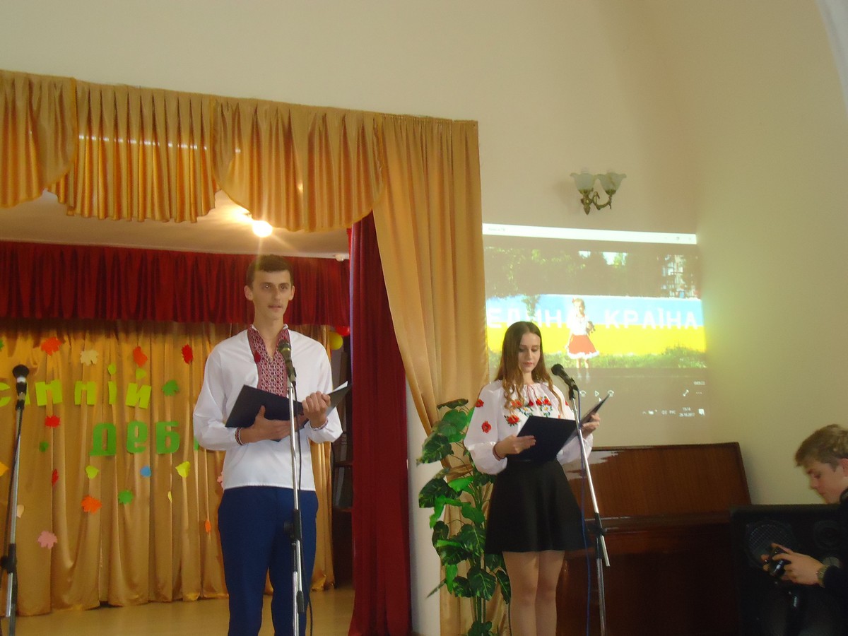 "Осінній дебют" на І курсі спеціальності "Лікувальна справа" групи А, «Лабораторна діагностика» та «Акушерська справа»