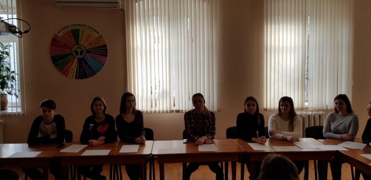 студенти випускного курсу спеціальності 223 Медсестринство Лікувальна справа посилюючи свої комунікаційні компетентності на семінарах, організованих міським центром зайнятості.