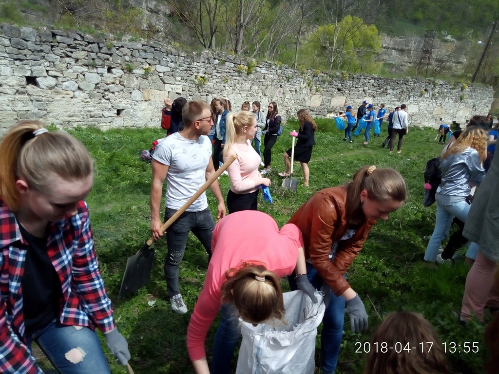 Молодіжна ЕКО - акція Турист в чистому місті