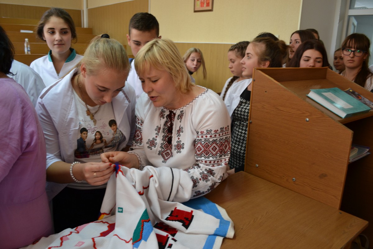Акція "Україна моя вишивана"