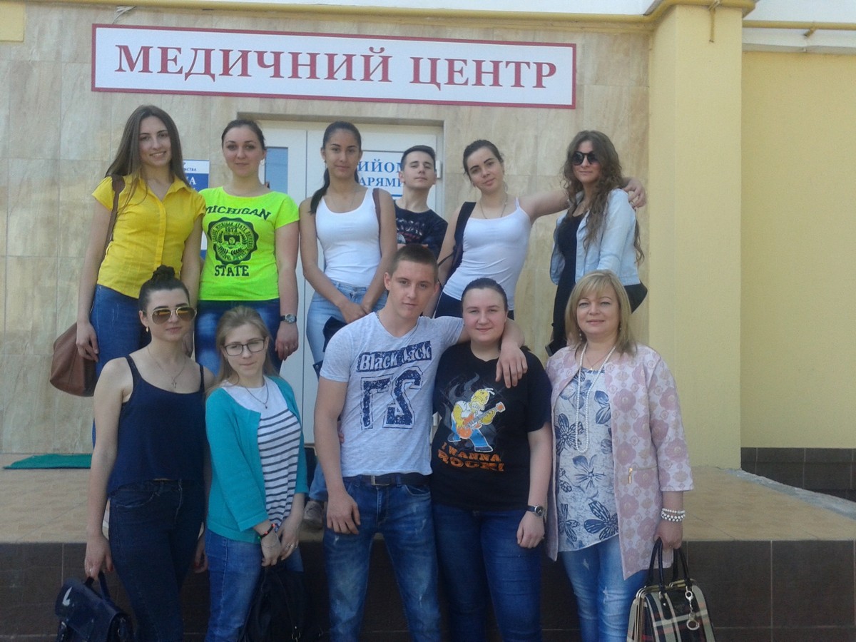 «Поліклініка: виклик лікаря додому» та  «В аптеці. Лікарські форми»